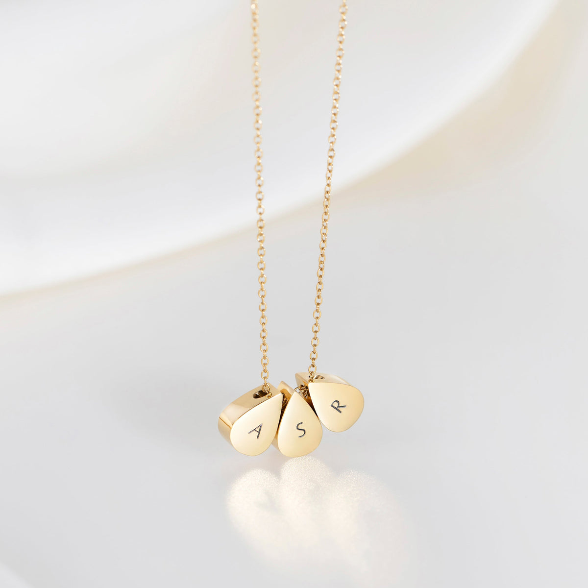 Teardrop Bead Necklace in Gold