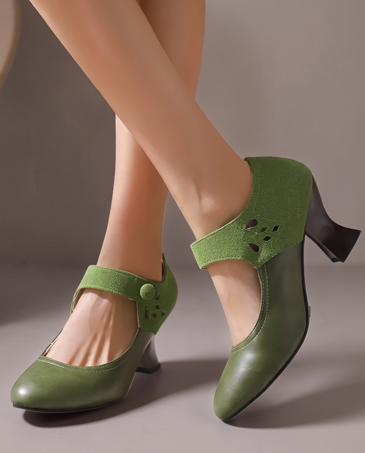 Florence™ Vintage Cut-Out Heels