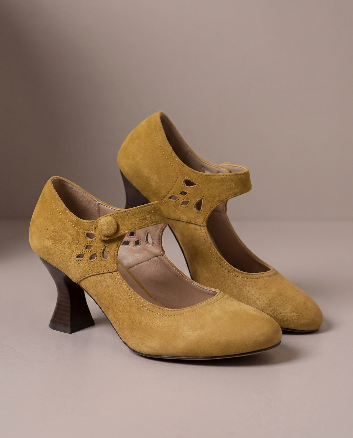 Florence™ Vintage Cut-Out Heels